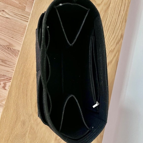 Three Daisy Rose totes (black, brown, cream) with felt insert *EUC* - Picture 11 of 12